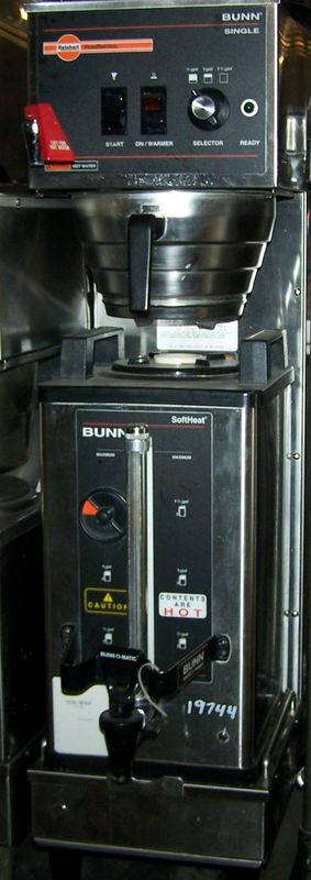 BUNN AIR POT COFFEE BREWER WITH HOT WATER TAP
