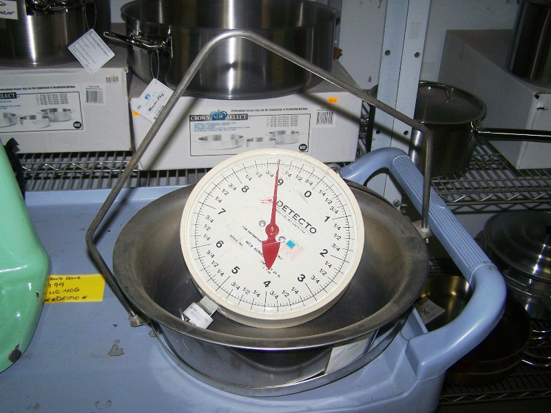 DETCO 20 LB X 1 OZ HANGING SCALE WITH STAINLESS STEEL TRAY DETCO 20 LB X 1 OZ HANGING SCALE WITH STAINLESS STEEL TRAY