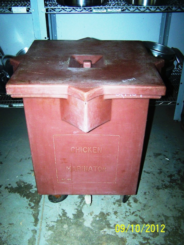 CHICKEN MARINATER / POLY TANK ON CASTERS