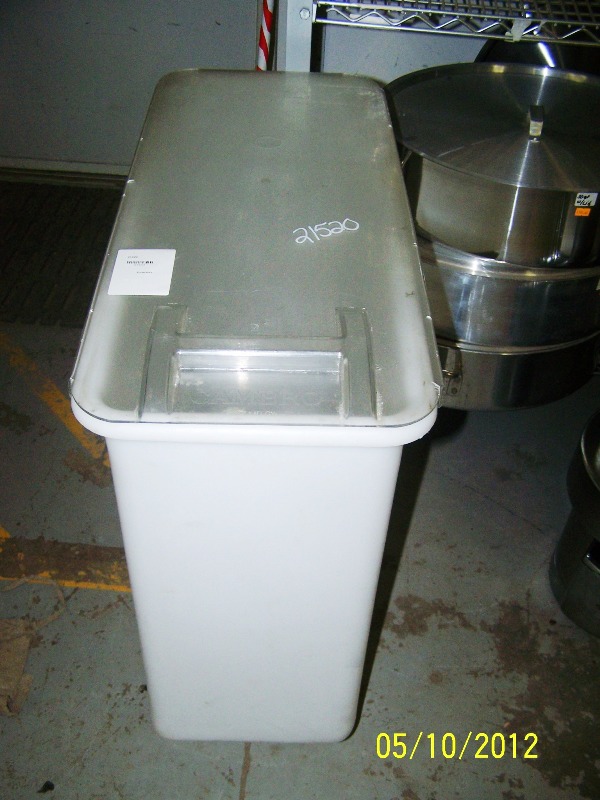 CAMBRO INGREDIENT BIN ON CASTERS NSF