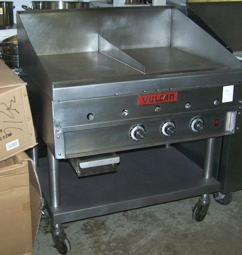 VULCAN GRIDDLE ON STAND WITH UNDERSHELF AND CASTERS