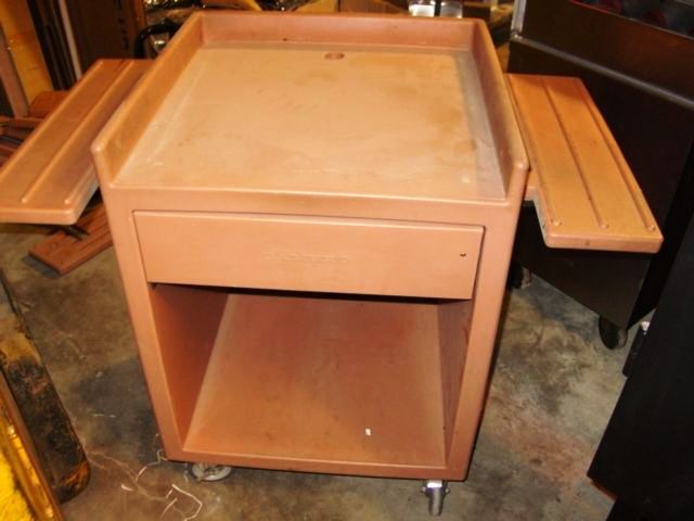 CAMBRO SINGLE DRAWER BUS CART W / CASTERS.