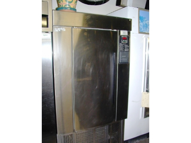 RANDELL 1-DOOR UPRITE BLAST CHILLER WITH PROGRAMMABLE READOUT - Click Image to Close
