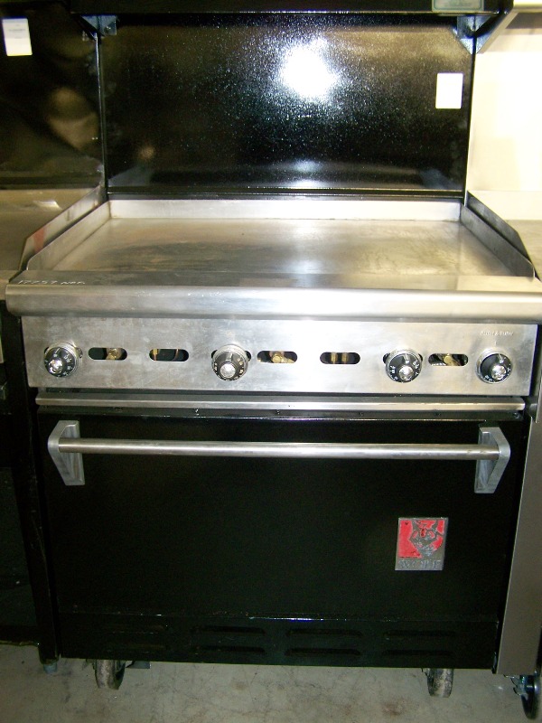 WOLF GRIDDLE WITH OVEN AND OVERHEAD SHELF