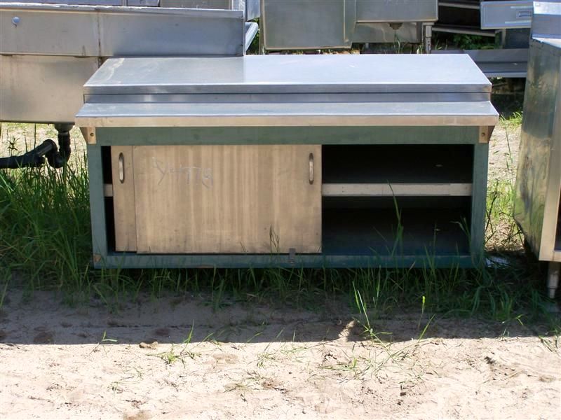 ENCLOSED CABINET W/SLIDING FRONT DOORS - S/S TOP / TRAY SLIDE /
