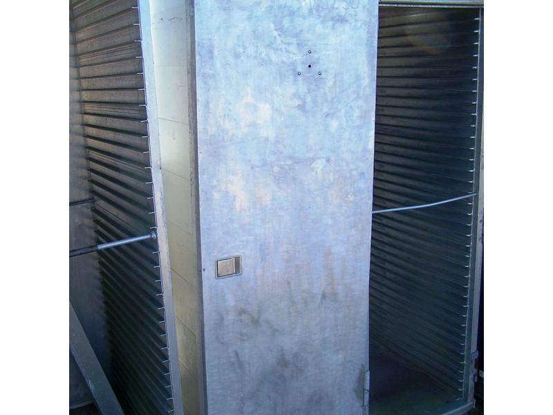 SECO ENCLOSED HOLDING CABINET ON CASTERS 21 X 26.5 X 64 MODEL EC