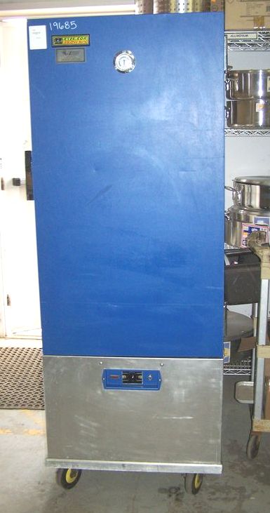 CRESCOR CROWN X REFRIGERATED CABINET ON CASTERS - Click Image to Close