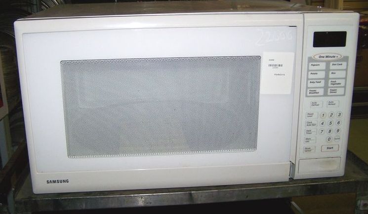 SAMSUNG HOUSEHOLD MICROWAVE - Click Image to Close