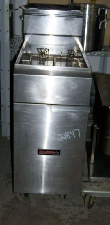 TRI STAR DEEP FRYER ON CASTERS - Click Image to Close