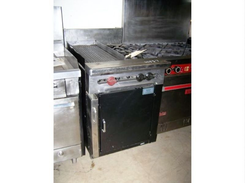WOLF 2 OPEN BURNERS & 12 IN GROVED GRIDDLE ON CABINET BASE
