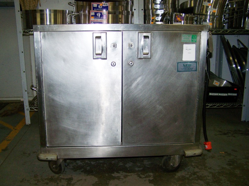 SERVO LIFT HALF SIZE HOLDING CABINENT ON CASTERS - Click Image to Close