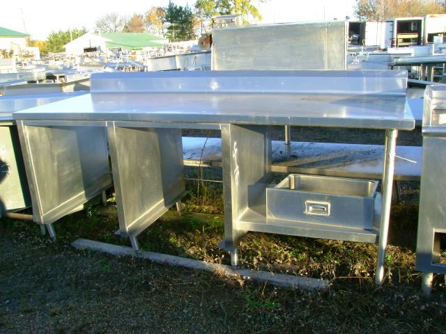 STAINLESS STEEL TABLE WITH 1 UNDERSHELF AND BACKSPLASH 90 X 36 X