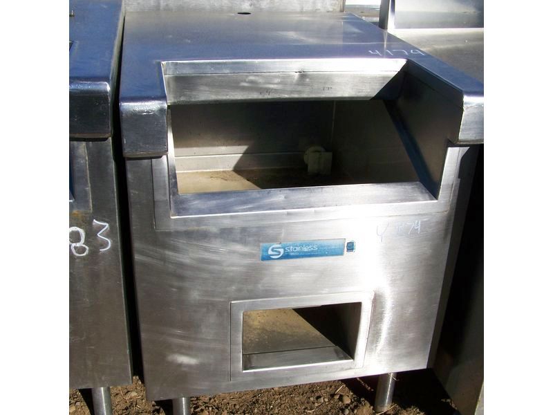 26 X 34 X 34 HIGH STAINLESS STEELCUSTOM ICE BIN - Click Image to Close