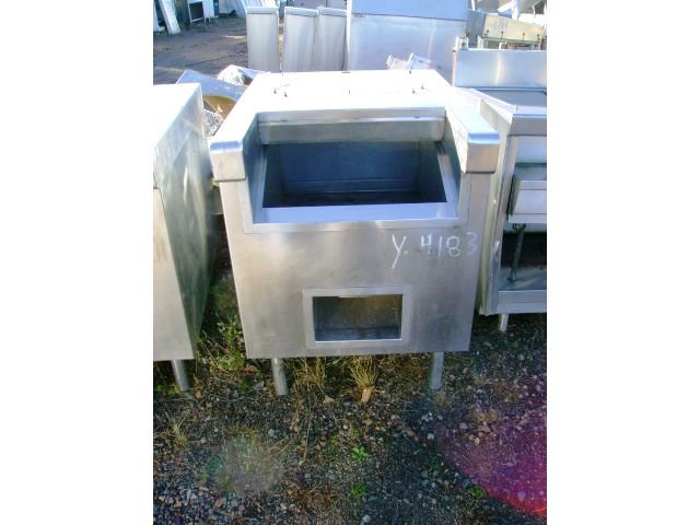 26 X 34 X 34 HIGH STAINLESS STEEL CUSTOM ICE BIN - Click Image to Close