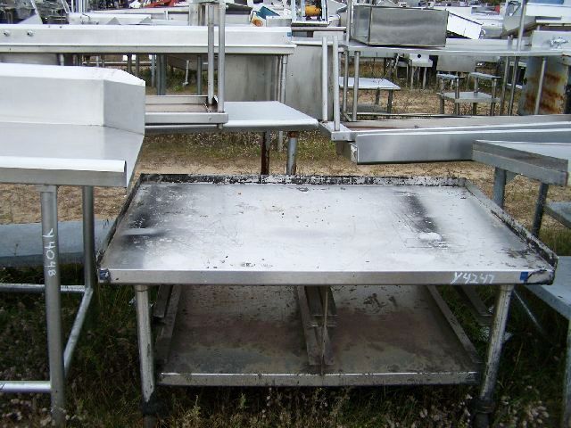 STAINLESS STEEL EQUIPMENT STAND PAN SLIDES CASTERS STAINLESS STE