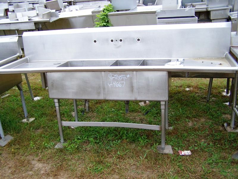 S/S 3-CMPT SINK W/DRAINBOARDS - S/S LEGS - 96 X 30 - Click Image to Close