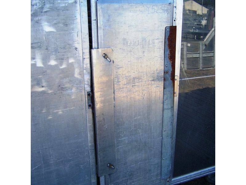TRANSITRAY ENCLOSED HOLDING CABINET ON CASTERS 22 X 27 X 61 - Click Image to Close