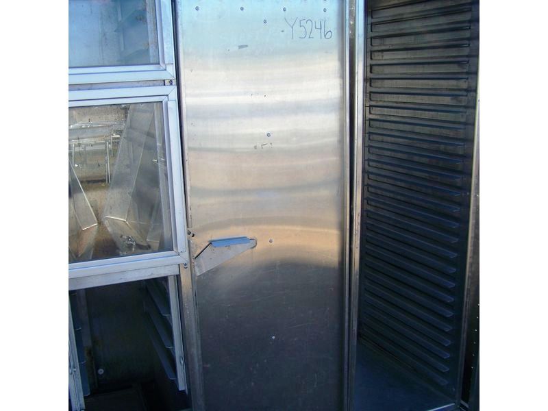 EPCO ENCLOSED HOLDING CABINET ON CASTERS NSF 20.5 X 30 X 69 - Click Image to Close