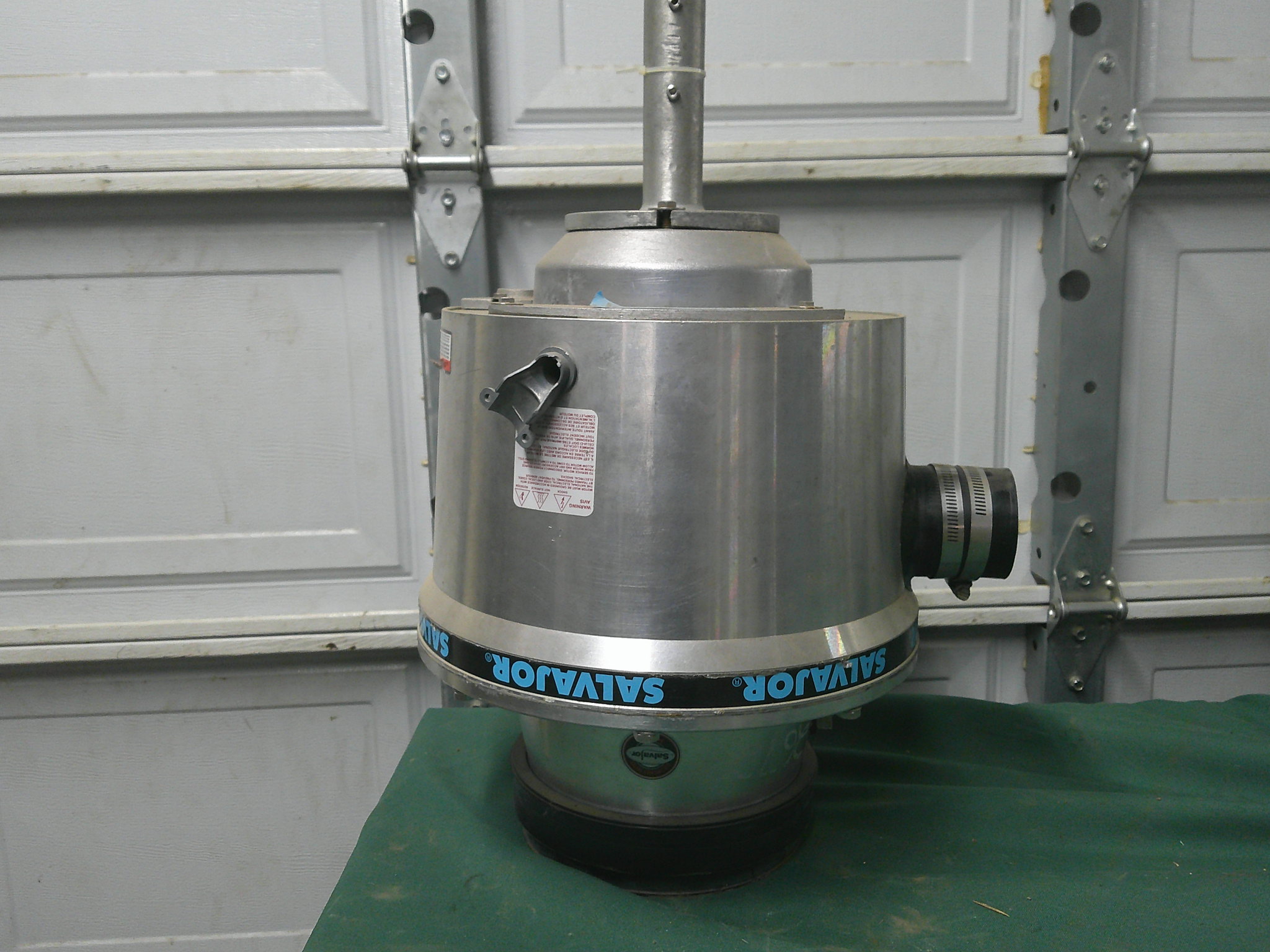 SALVAJOR 2 HP GARBAGE DISPOSAL
