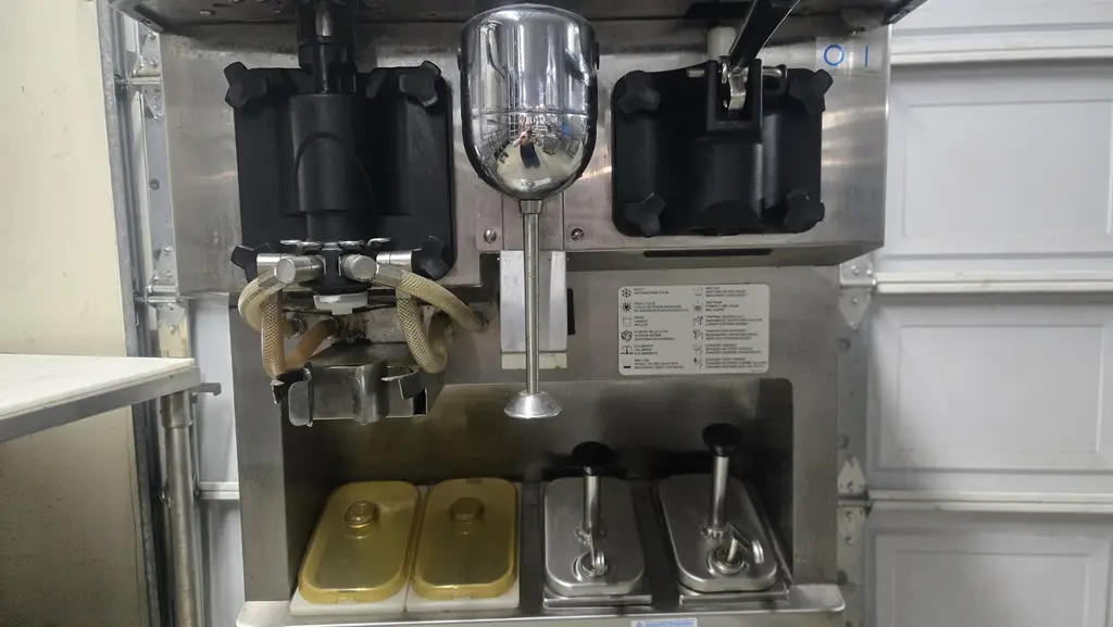 TAYLOR CROWN SOFT SERVE MACH