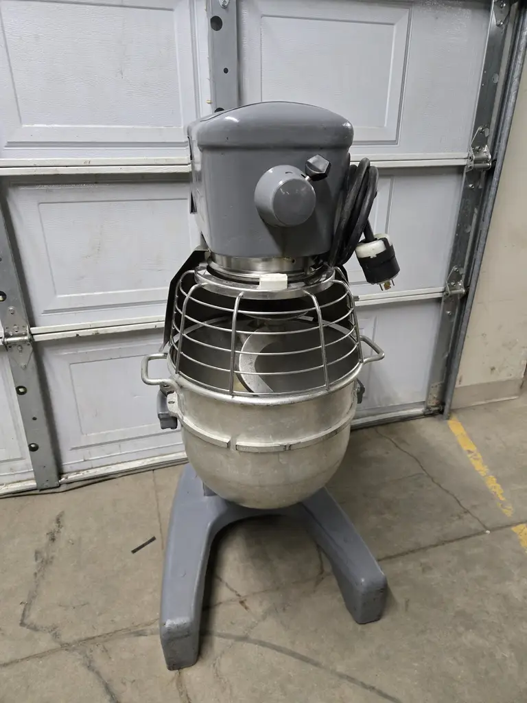 HOBART 30 QT MIXER