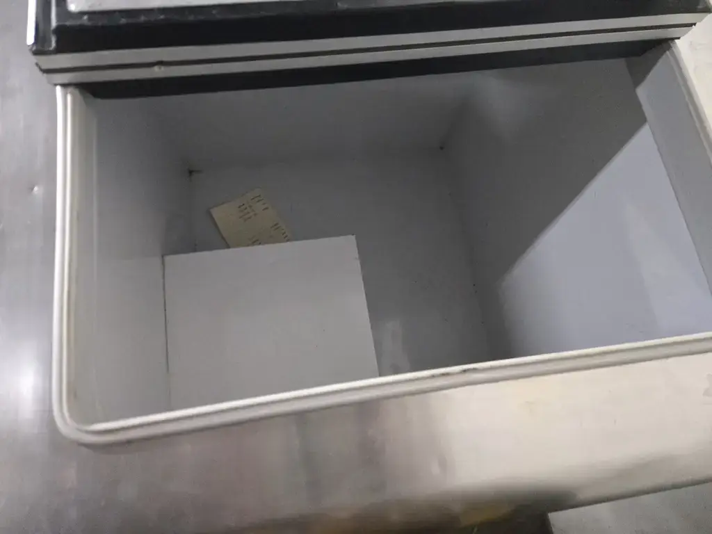 ARCTIC AIR NOVELTY FREEZER