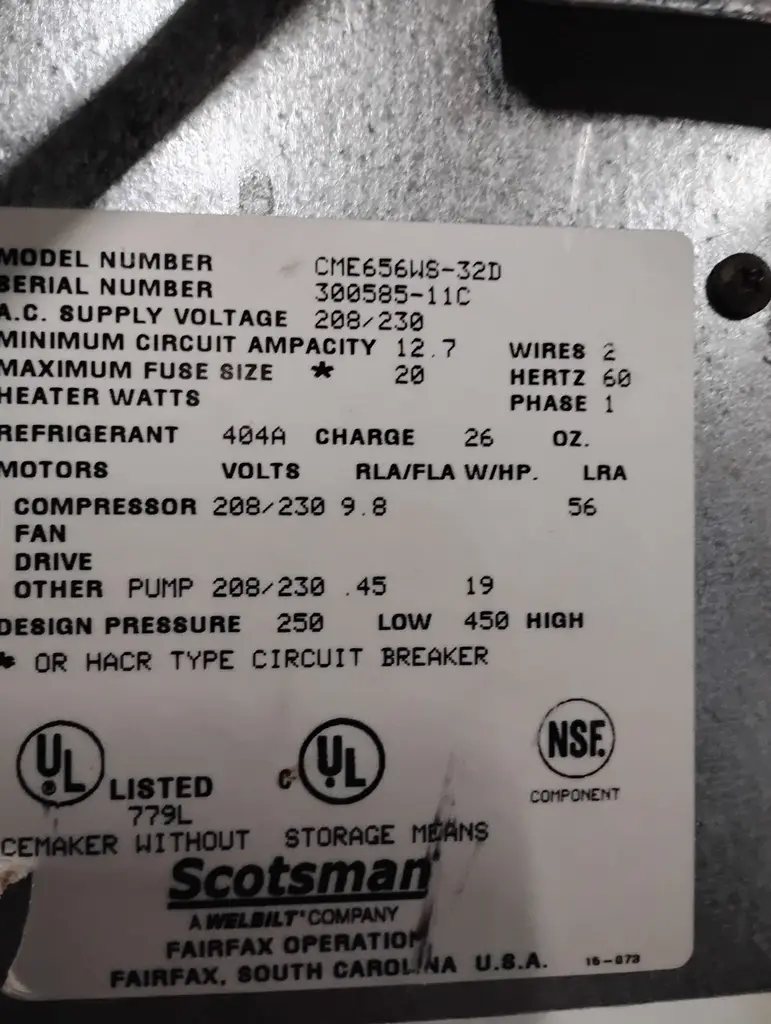 SCOTSMAN 626LB ICE MACHINE
