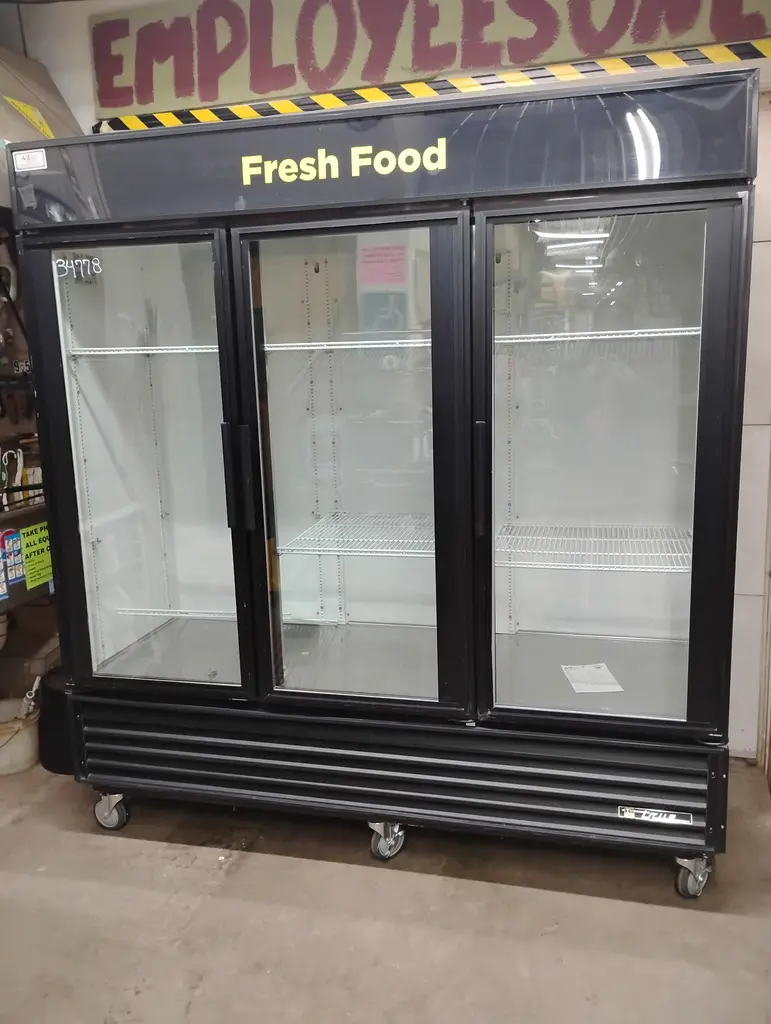 TRUE 3 GLASS DOOR COOLER